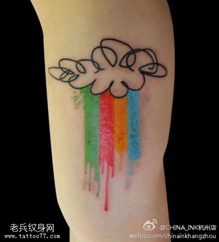 文身秀图吧推荐一幅女人腿部彩色彩虹文身作品