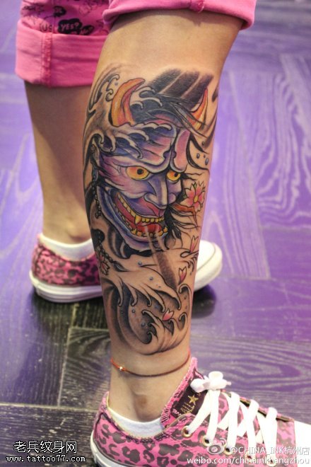 女人腿部创意彩色般若文身作品由文身分享