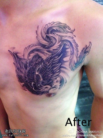 文身秀图吧推荐一幅胸口凤凰文身作品