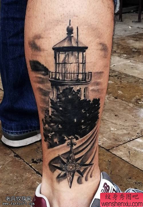 文身秀图吧推荐一幅腿部创意指南针文身作品