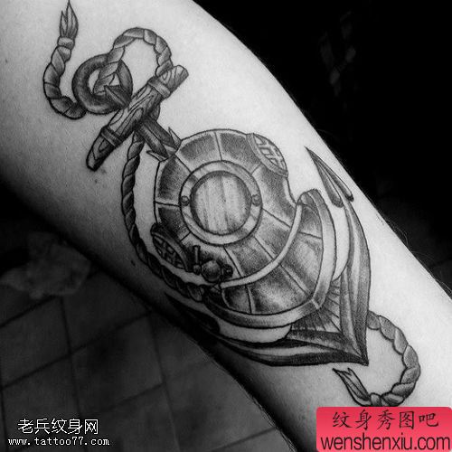 文身秀图吧推荐一幅船锚文身作品