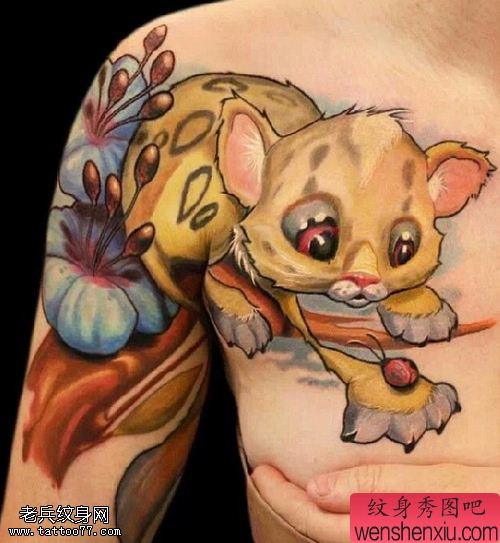 文身秀图吧推荐一幅肩部彩色豹子文身作品