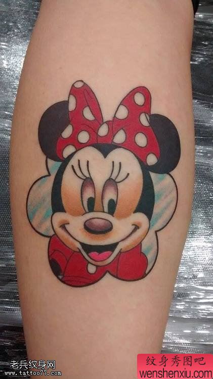 腿部卡通彩色米奇文身作品