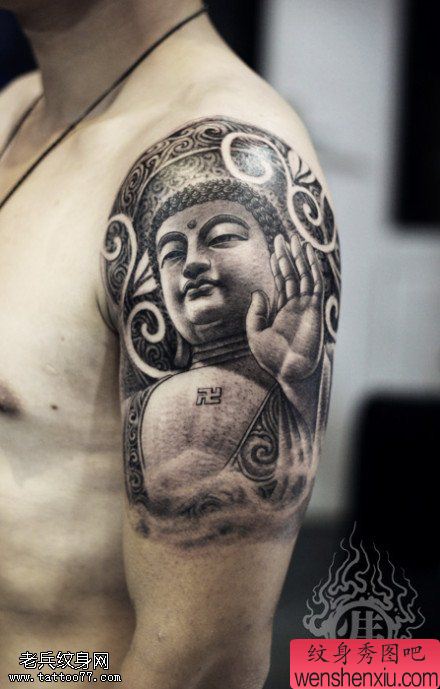 手臂佛文身作品由文身馆分享