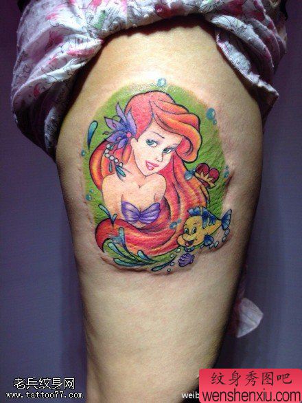 腿部彩色美人鱼文身作品由文身秀图吧