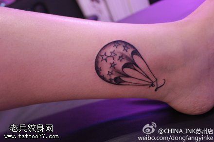 手臂热气球文身作品由文身秀图吧分享
