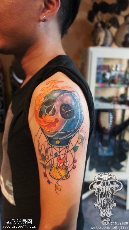 星空彩色热气球狐狸文身作品