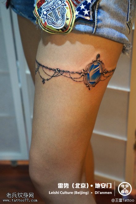女人腿部腿链宝石文身作品由文身分享