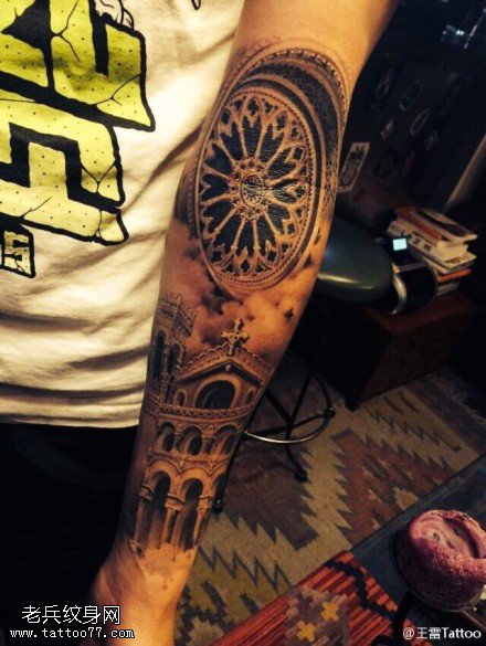 建筑风风格包小臂文身作品由文身秀图吧分享