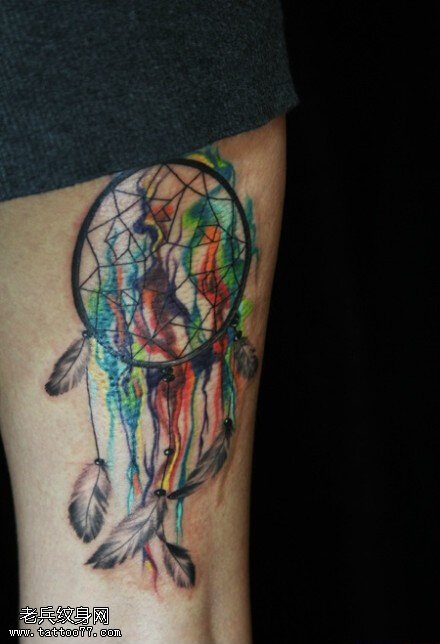 腿部彩色捕梦网文身作品由文身分享