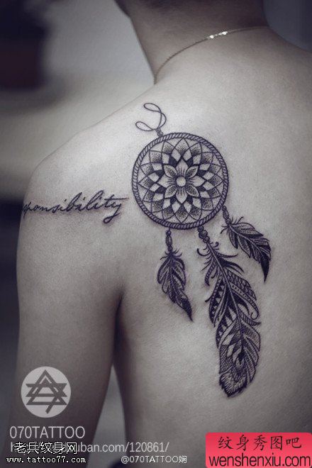 文身秀图吧推荐一幅背部捕梦网文身作品