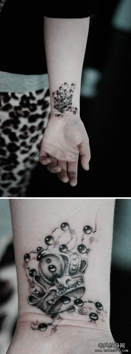 女生手腕处皇冠与链条纹身图案