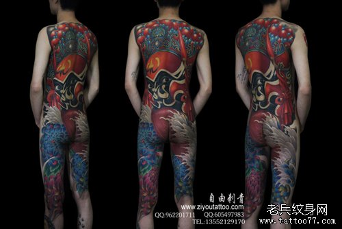 超帅的满背脸谱纹身图案