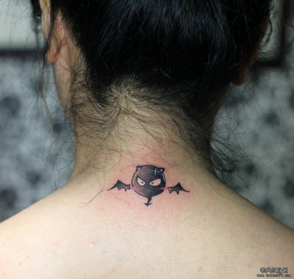 纹身秀图吧推荐一款颈部恶魔纹身图案