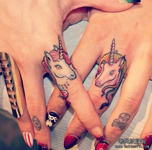 纹身秀图吧推荐一款手指独角兽纹身图案