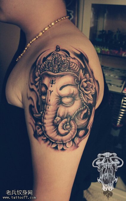 一款手臂象神纹身图案