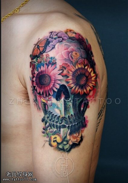 手臂彩色花骷髅纹身图案