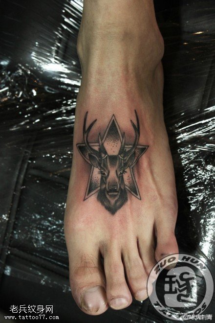脚背羚羊五角星纹身图案
