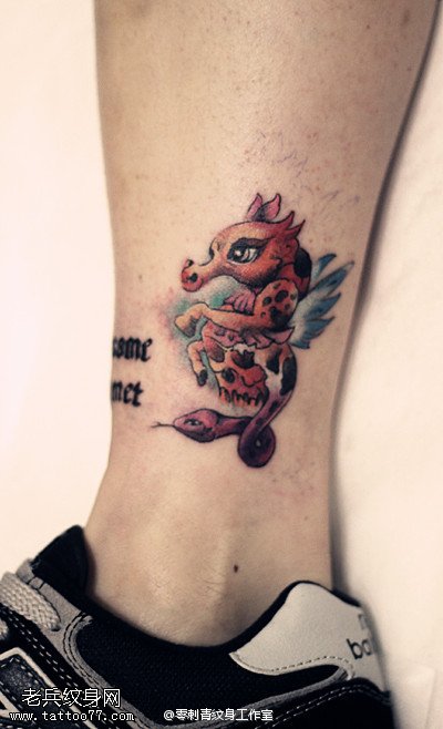 女人脚踝彩色海马文身作品由文身分享