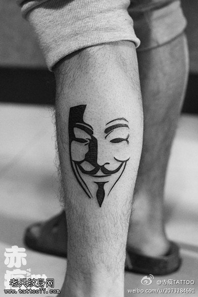 腿部V字仇文身作品由文身秀图吧分享