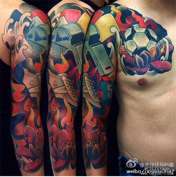 一款school半胛纹身图案