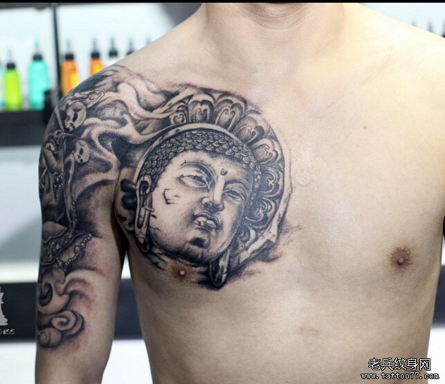 半胛佛纹身图案