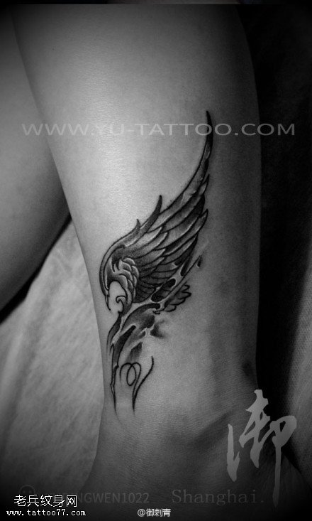 纹身秀图吧推荐一款女性脚踝翅膀纹身图案