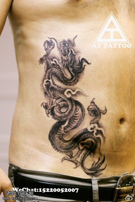 纹身秀图吧推荐一款腹部龙纹身图案