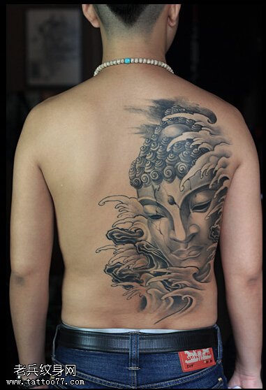 背部佛纹身图案