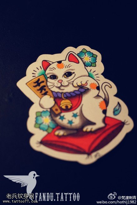 彩色招财猫纹身图片