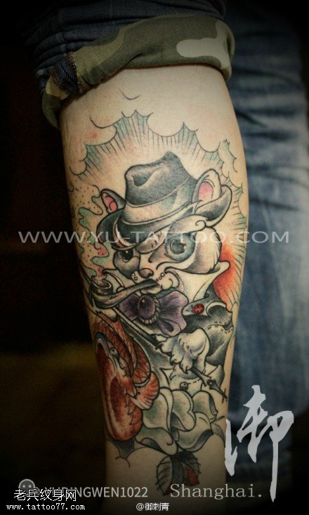 腿部彩色卡通猫咪纹身图案