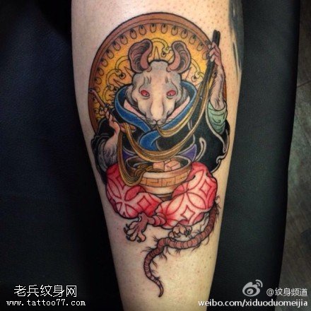 腿部彩色卡通老鼠纹身图案