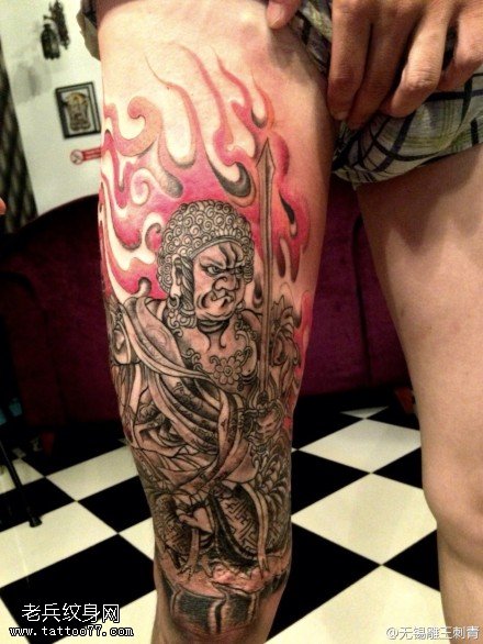 腿部彩色不动明王纹身图案