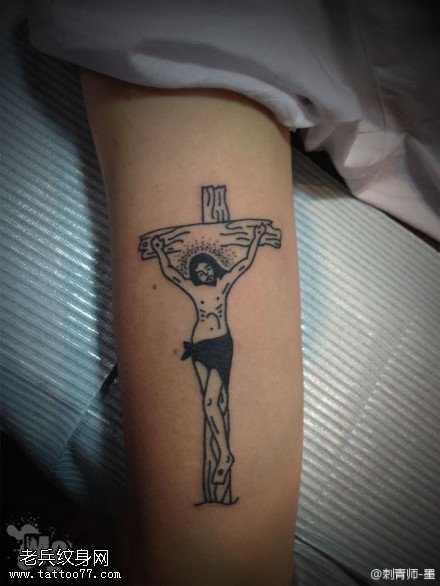 腿部个性耶稣纹身图案