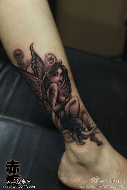 腿部小精灵纹身图案