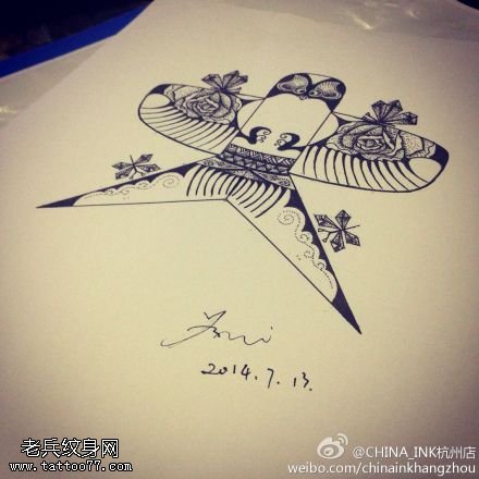 黑灰燕子风筝纹身手稿图案