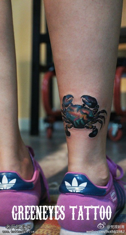 腿部彩色星空巨蟹座纹身图案