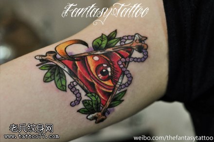 彩色手臂内侧上帝之眼纹身图案