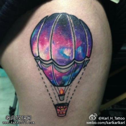 腿部彩色星空热气球纹身图案