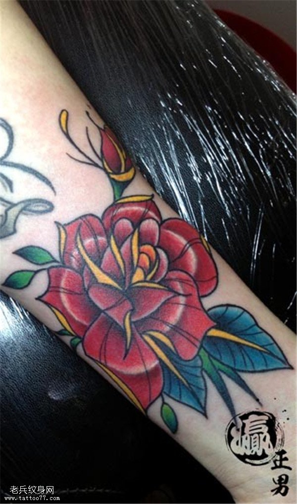手臂个性彩色school玫瑰花纹身图案
