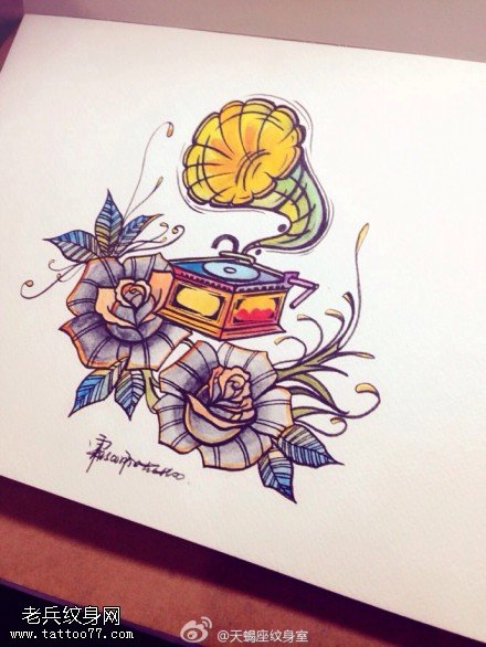 彩色留声机玫瑰花纹身手稿图案
