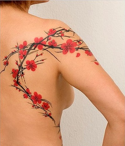 后肩背梅花纹身图案
