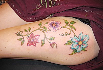 性感大腿花藤纹身图案