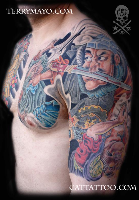 纹身秀图吧:双半胛钟馗捉鬼纹身图案