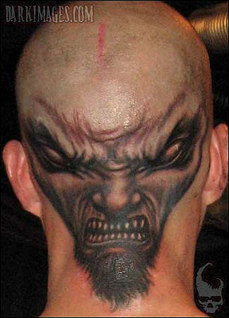 潮男头顶鬼怪纹身图案