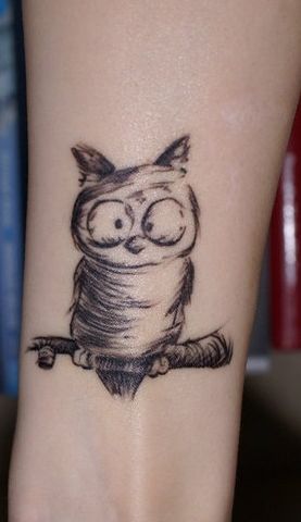 手臂纹身图案：手臂简洁猫头鹰纹身图案