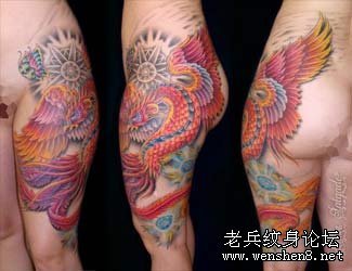 臀部纹身图案：一款美女臀部彩色凤凰纹身图案