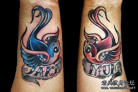 彩色小燕子情侣纹身图案