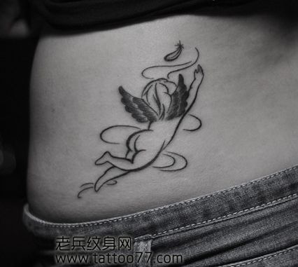 腰部唯美时尚的小天使纹身图案