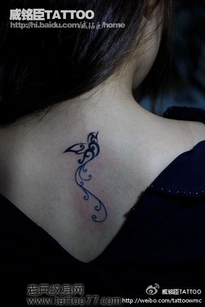 女孩子喜欢的图腾小鸟纹身图案